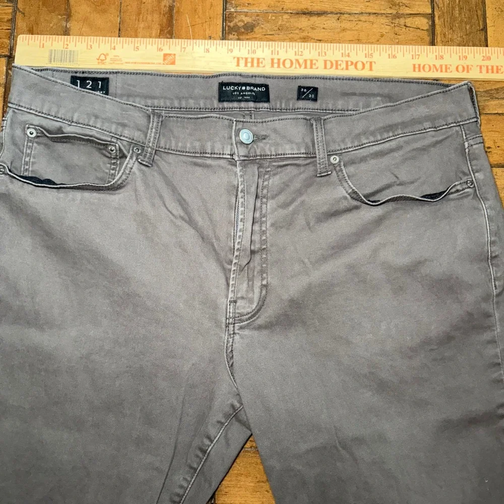 Lucky Brand 121 Slim Straight Mens Gray Pants 38x30 Cotton Blend Stretch
